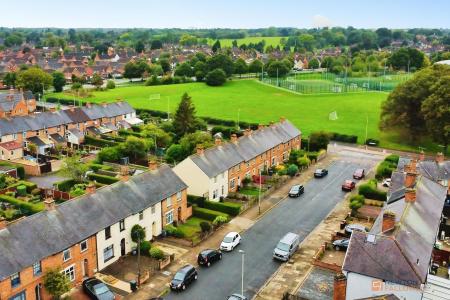3 bedroom Terraced House for sale in Winton Avenue, Leicester, LE3
