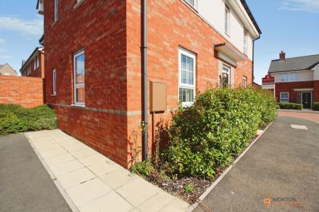 1 bedroom Apartment for sale in Shin Way, Lubbesthorpe, LE19