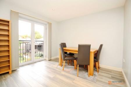 2 bedroom Flat for sale in Bradgate Street, Leicester, LE4