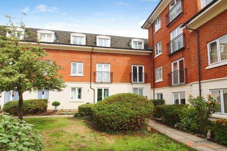 2 bedroom Flat for sale in Bradgate Street, Leicester, LE4