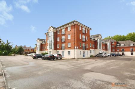 2 bedroom Flat for sale in Bradgate Street, Leicester, LE4