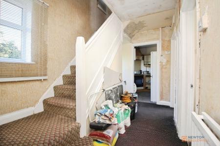 3 bedroom Semi-detached house for sale in Ellesmere Road, Leicester, LE3