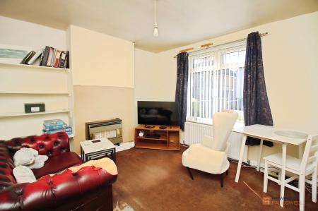 3 bedroom Semi-detached house for sale in Ellesmere Road, Leicester, LE3