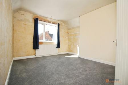 3 bedroom Semi-detached house for sale in Ellesmere Road, Leicester, LE3