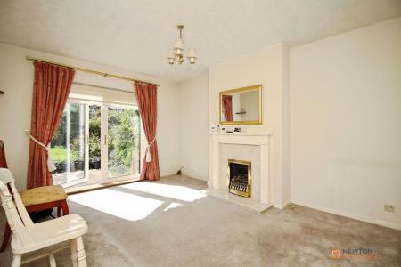2 bedroom Semi-detached house for sale in Willow Road, Blaby, LE8