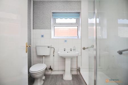 2 bedroom Semi-detached house for sale in Willow Road, Blaby, LE8