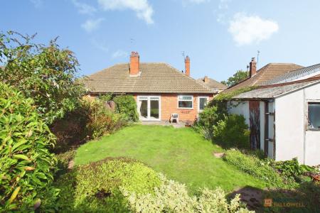 2 bedroom Semi-detached house for sale in Willow Road, Blaby, LE8