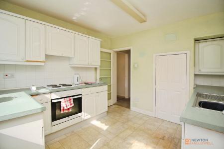 2 bedroom Semi-detached house for sale in Willow Road, Blaby, LE8