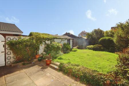 2 bedroom Semi-detached house for sale in Willow Road, Blaby, LE8