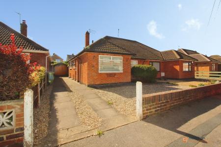 2 bedroom Semi-detached house for sale in Willow Road, Blaby, LE8