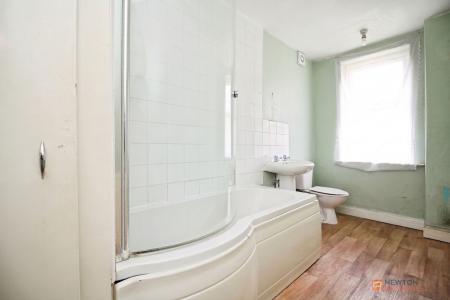 2 bedroom Terraced House for sale in Marshall Street, Leicester, LE3