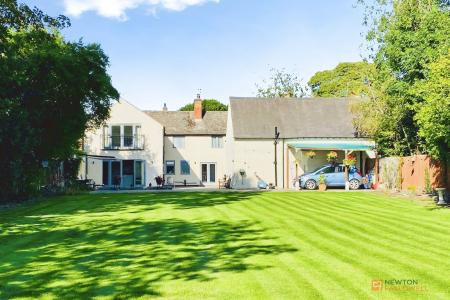 6 bedroom Link detached house for sale in Main Street, Newbold Verdon, LE9