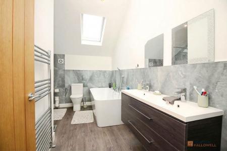 6 bedroom Link detached house for sale in Main Street, Newbold Verdon, LE9