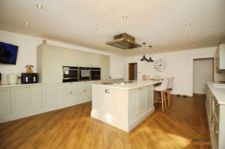 6 bedroom Link detached house for sale in Main Street, Newbold Verdon, LE9