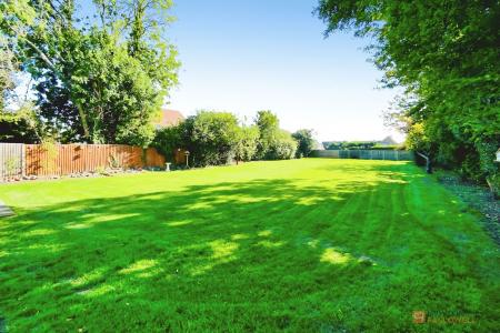 6 bedroom Link detached house for sale in Main Street, Newbold Verdon, LE9