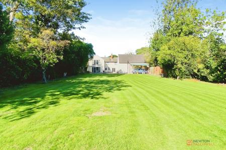 6 bedroom Link detached house for sale in Main Street, Newbold Verdon, LE9