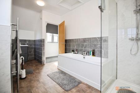 6 bedroom Link detached house for sale in Main Street, Newbold Verdon, LE9