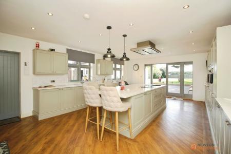 6 bedroom Link detached house for sale in Main Street, Newbold Verdon, LE9