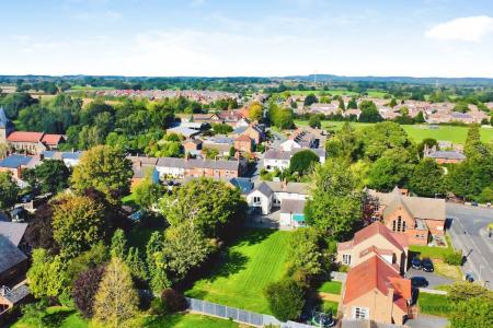 6 bedroom Link detached house for sale in Main Street, Newbold Verdon, LE9