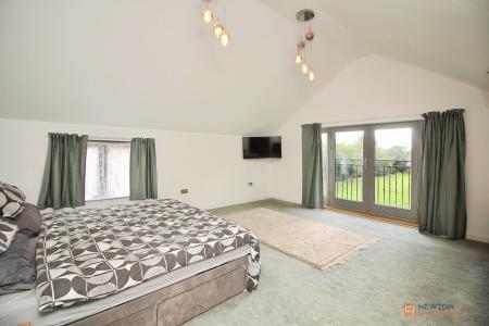 6 bedroom Link detached house for sale in Main Street, Newbold Verdon, LE9