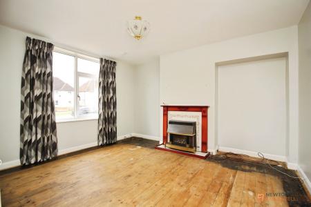 3 bedroom Semi-detached house for sale in Winstanley Drive, Leicester, LE3