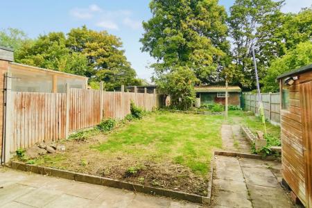 3 bedroom Semi-detached house for sale in Winstanley Drive, Leicester, LE3