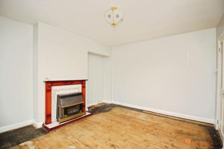 3 bedroom Semi-detached house for sale in Winstanley Drive, Leicester, LE3