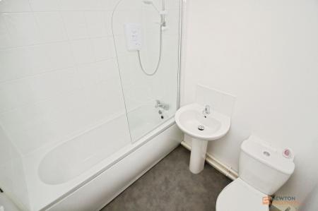 3 bedroom Terraced House for sale in Hereford Close, Barwell, LE9