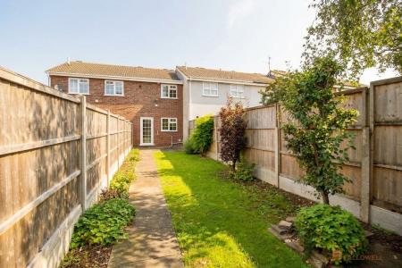 3 bedroom Terraced House for sale in Hereford Close, Barwell, LE9