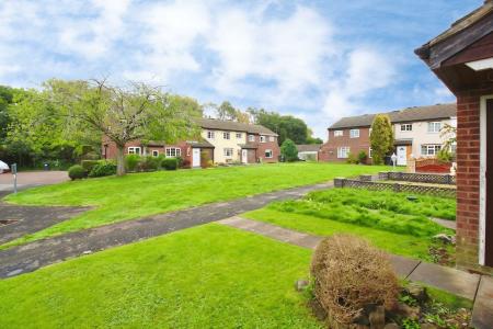 3 bedroom Terraced House for sale in Hereford Close, Barwell, LE9