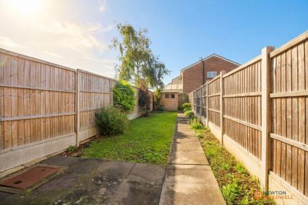 3 bedroom Terraced House for sale in Hereford Close, Barwell, LE9