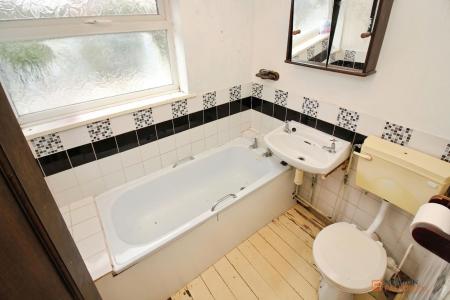 3 bedroom Semi-detached house for sale in Valence Road, Leicester, LE3