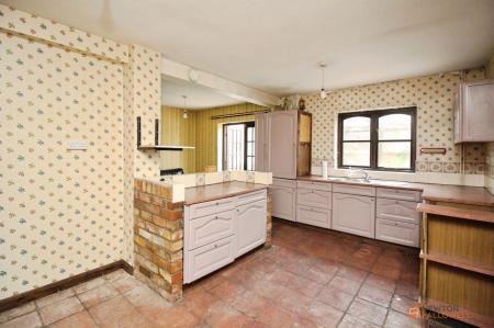 3 bedroom Semi-detached house for sale in Valence Road, Leicester, LE3