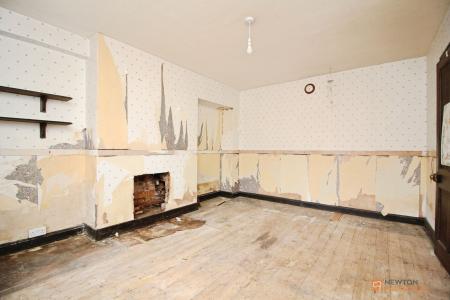 3 bedroom Semi-detached house for sale in Valence Road, Leicester, LE3