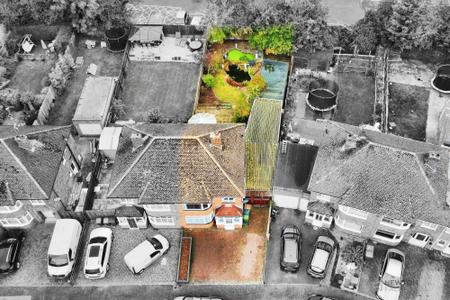 3 bedroom Semi-detached house for sale in Stonehurst Road, Leicester, LE3