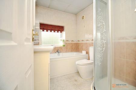 3 bedroom Semi-detached house for sale in Stonehurst Road, Leicester, LE3