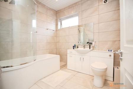4 bedroom Detached bungalow for sale in Queens Drive, Leicester Forest East, LE3