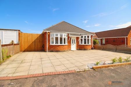 4 bedroom Detached bungalow for sale in Queens Drive, Leicester Forest East, LE3