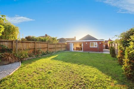 4 bedroom Detached bungalow for sale in Queens Drive, Leicester Forest East, LE3