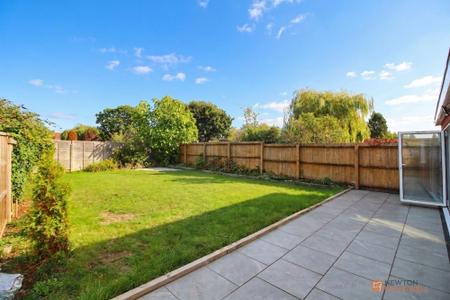 4 bedroom Detached bungalow for sale in Queens Drive, Leicester Forest East, LE3