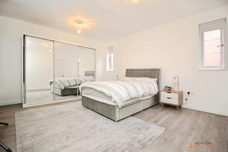 4 bedroom Detached bungalow for sale in Queens Drive, Leicester Forest East, LE3