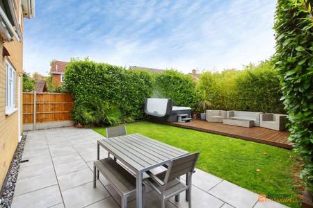 4 bedroom Detached house for sale in Kestrel Close, Leicester Forest East, LE3
