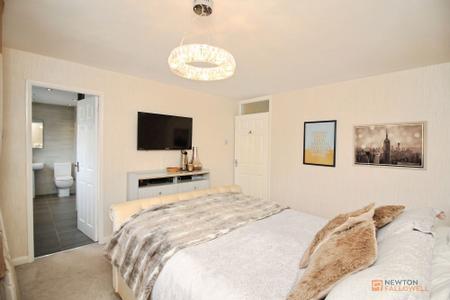 4 bedroom Detached house for sale in Kestrel Close, Leicester Forest East, LE3