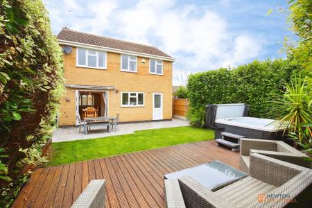 4 bedroom Detached house for sale in Kestrel Close, Leicester Forest East, LE3