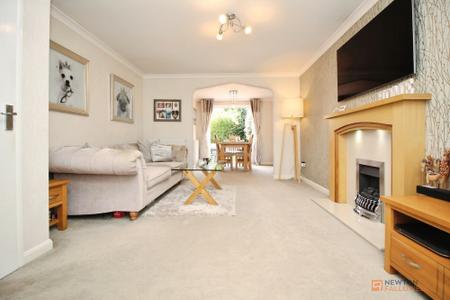 4 bedroom Detached house for sale in Kestrel Close, Leicester Forest East, LE3