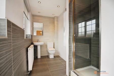 4 bedroom Detached house for sale in Kestrel Close, Leicester Forest East, LE3