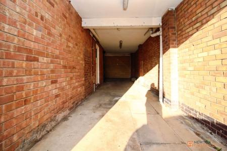 5 bedroom Detached house for sale in Farmway, Braunstone Town, Leicester, LE3