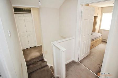 5 bedroom Detached house for sale in Farmway, Braunstone Town, Leicester, LE3