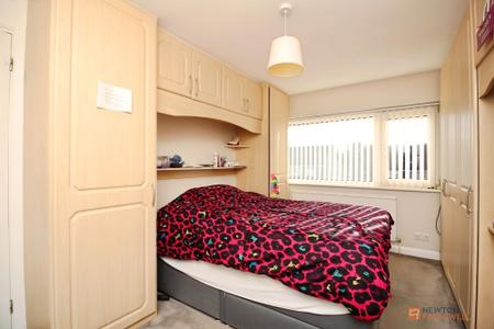 5 bedroom Detached house for sale in Farmway, Braunstone Town, Leicester, LE3