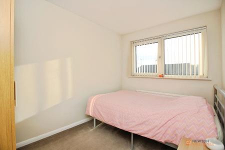 5 bedroom Detached house for sale in Farmway, Braunstone Town, Leicester, LE3